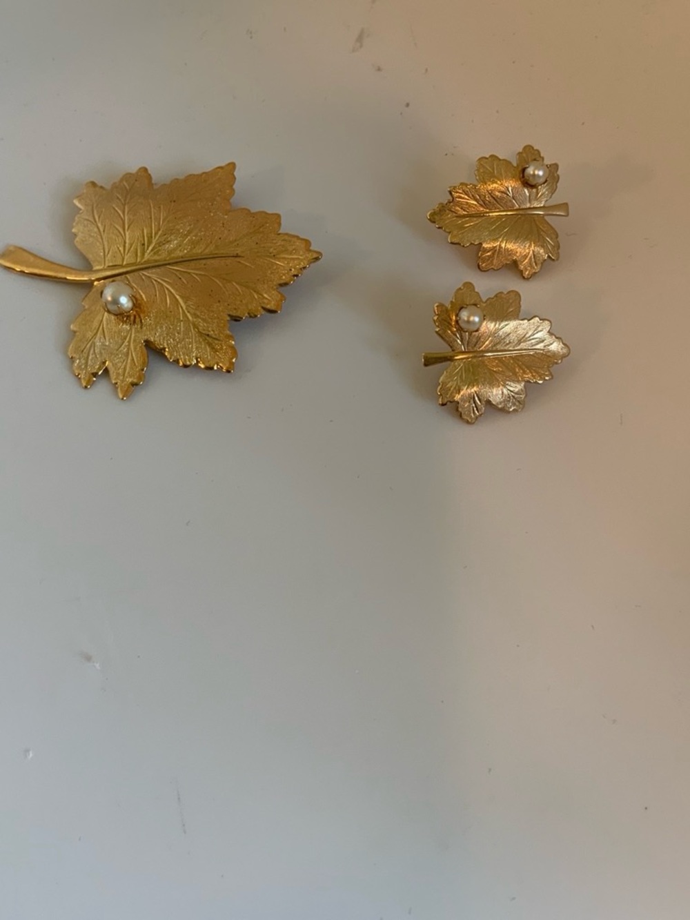 Sarah Coventry Gold Leaf Brooch with Pearl Accents and Matching Clip Earrings